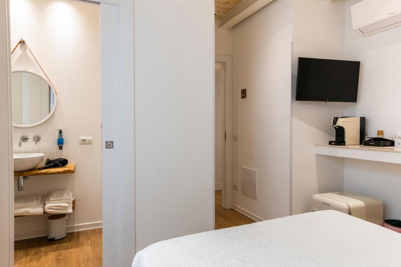 In Centro Da Viola - Eco Design Rooms Olbia Dış mekan fotoğraf